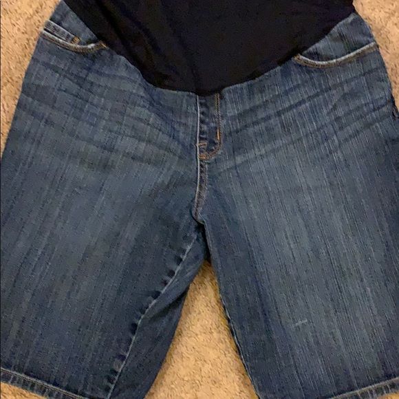 Maternity Jean shorts Liz Lange Target SZ Medium - Picture 2 of 5